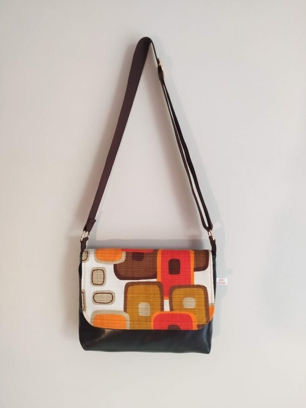 Sac bandoulière Chantal en tissu vintage et upcyclé – Image 2