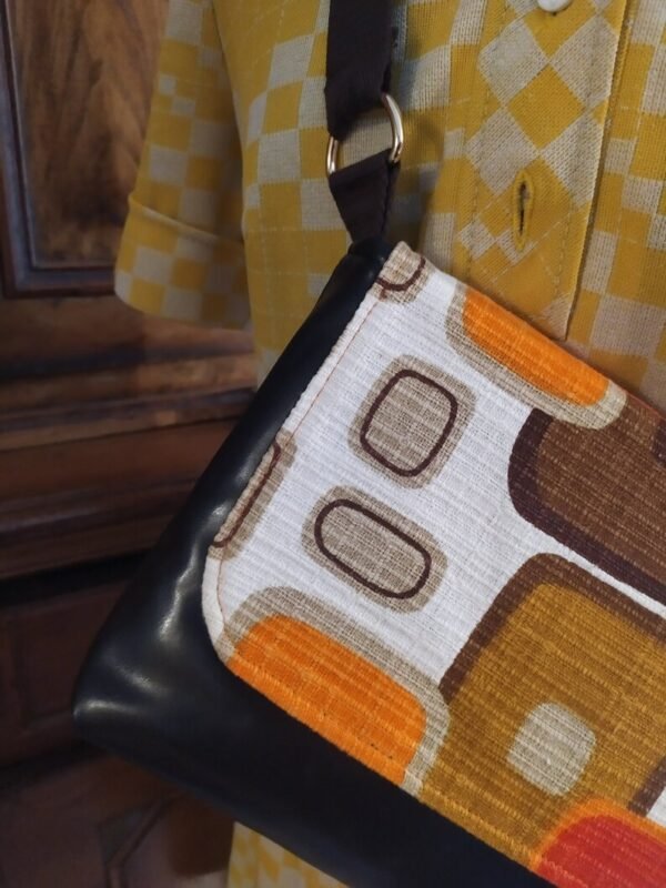 Sac bandoulière Chantal en tissu vintage et upcyclé – Image 3