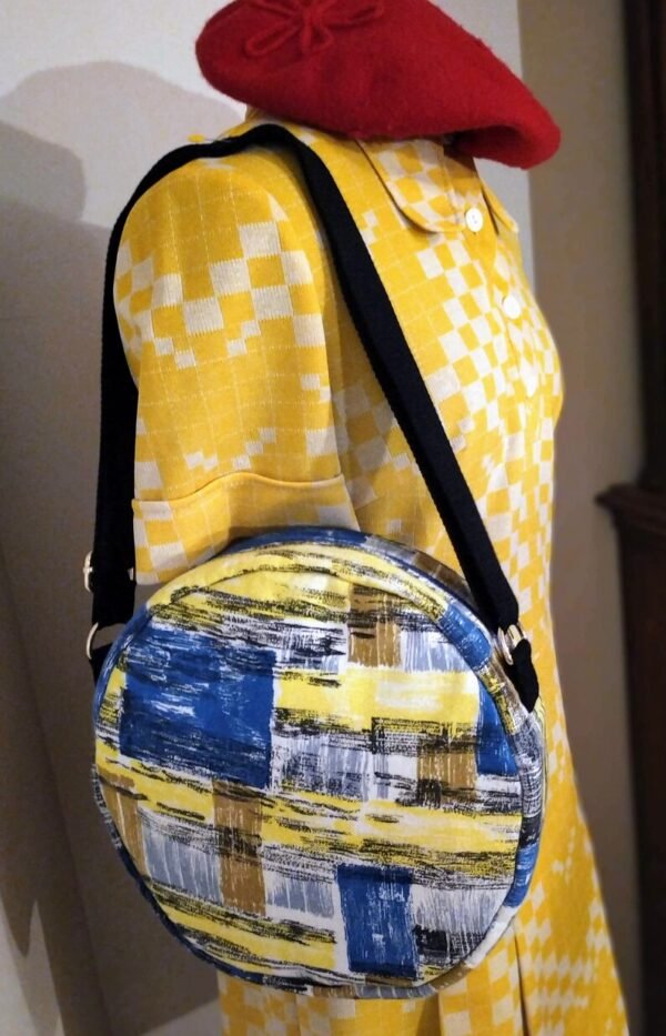 Sac bandoulière Martine en tissu vintage et upcyclé – Image 6