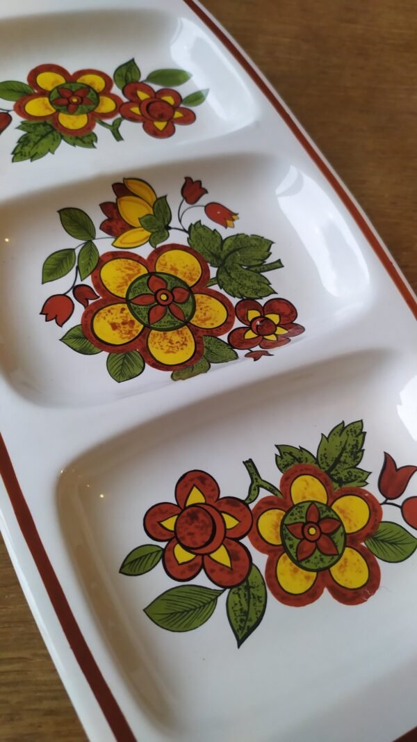 Plat de service Palissy England