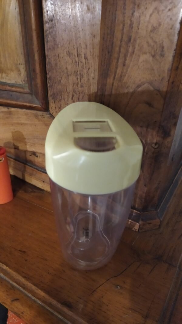 Lot de six contenants plastique vintage – Image 8