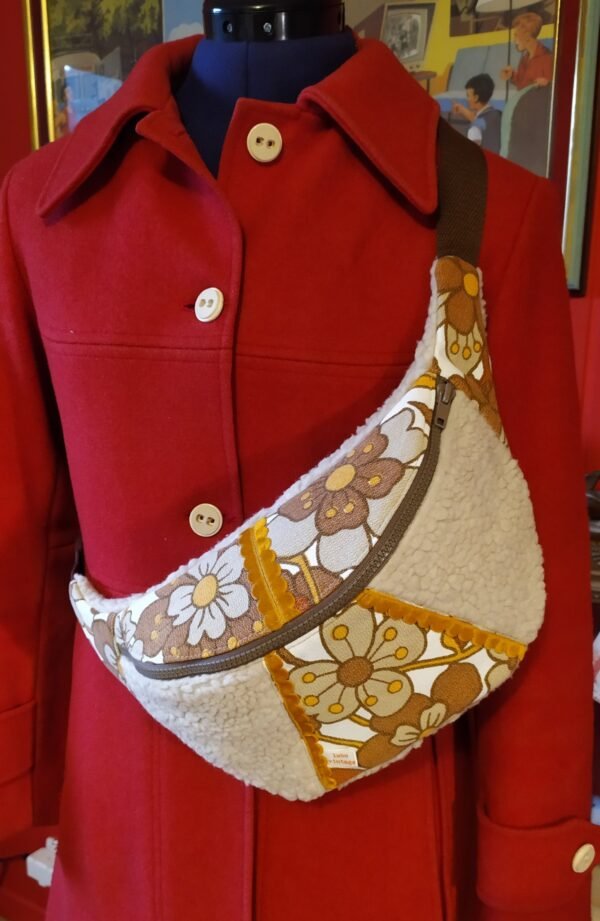 Sac banane Vanessa en tissu vintage et upcyclé – Image 8