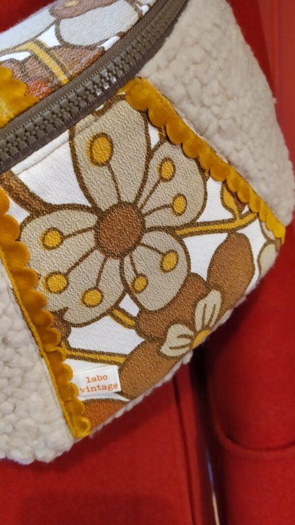 Sac banane Vanessa en tissu vintage et upcyclé – Image 14