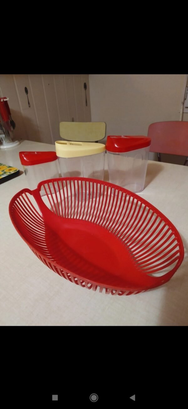 Lot de six contenants plastique vintage