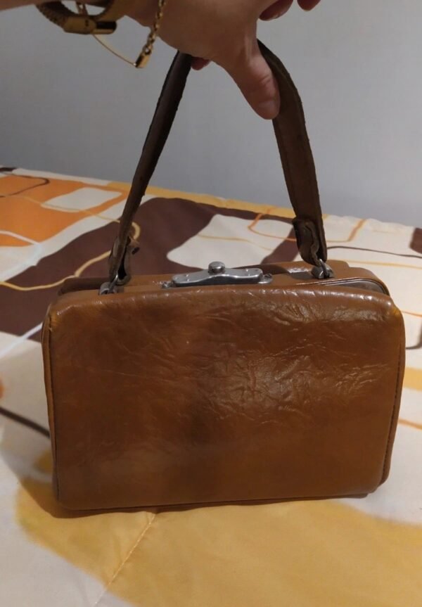 Sac valisette années 70 en simili cuir – Image 2
