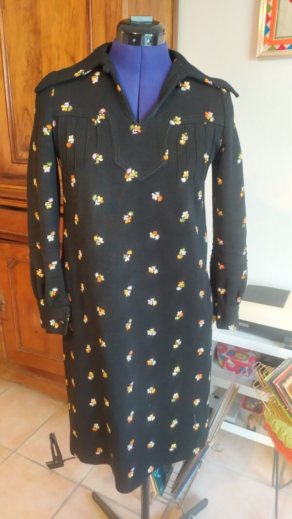 Robe d'hiver brodée