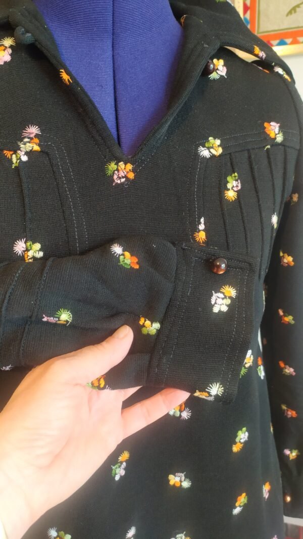 Robe d'hiver brodée – Image 6