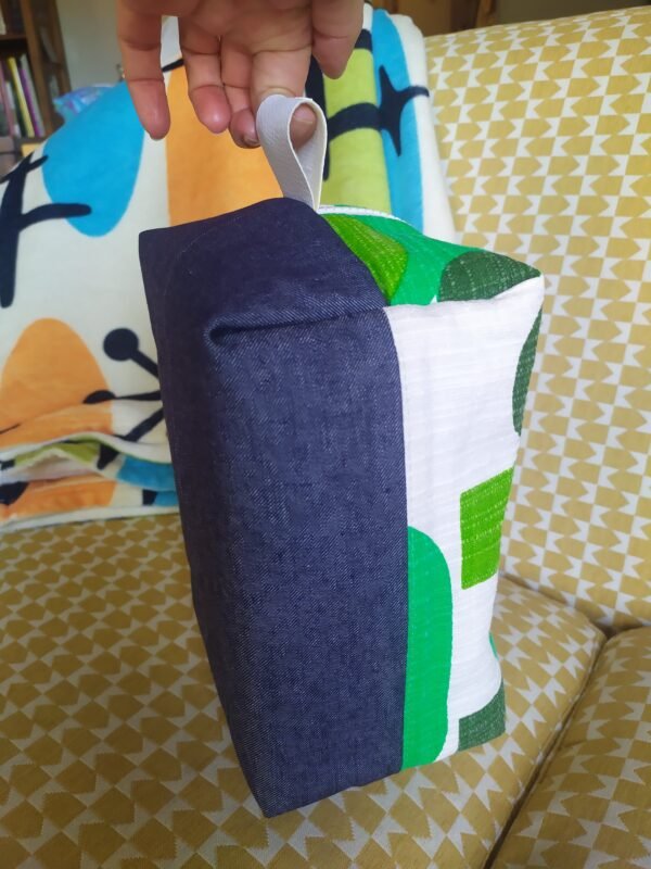 Trousse de toilette Sonia en tissu vintage et upcyclé – Image 6