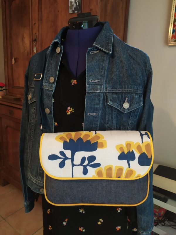 Sac besace Audrey 
en tissu vintage et upcyclé