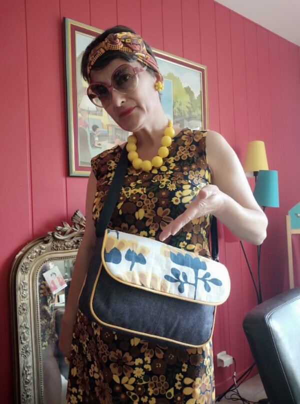 Sac besace Audrey 
en tissu vintage et upcyclé – Image 17
