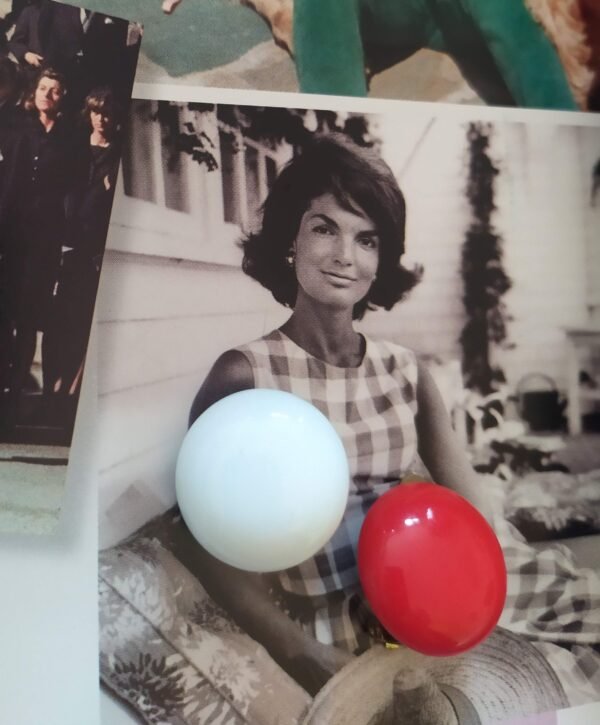 Boucles clips vintage 
rouge et blanc – Image 4