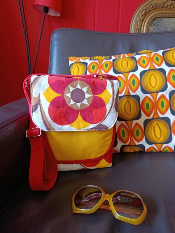Pochette XL Simone et Stéphanie En tissus vintage et upcyclés – Image 12