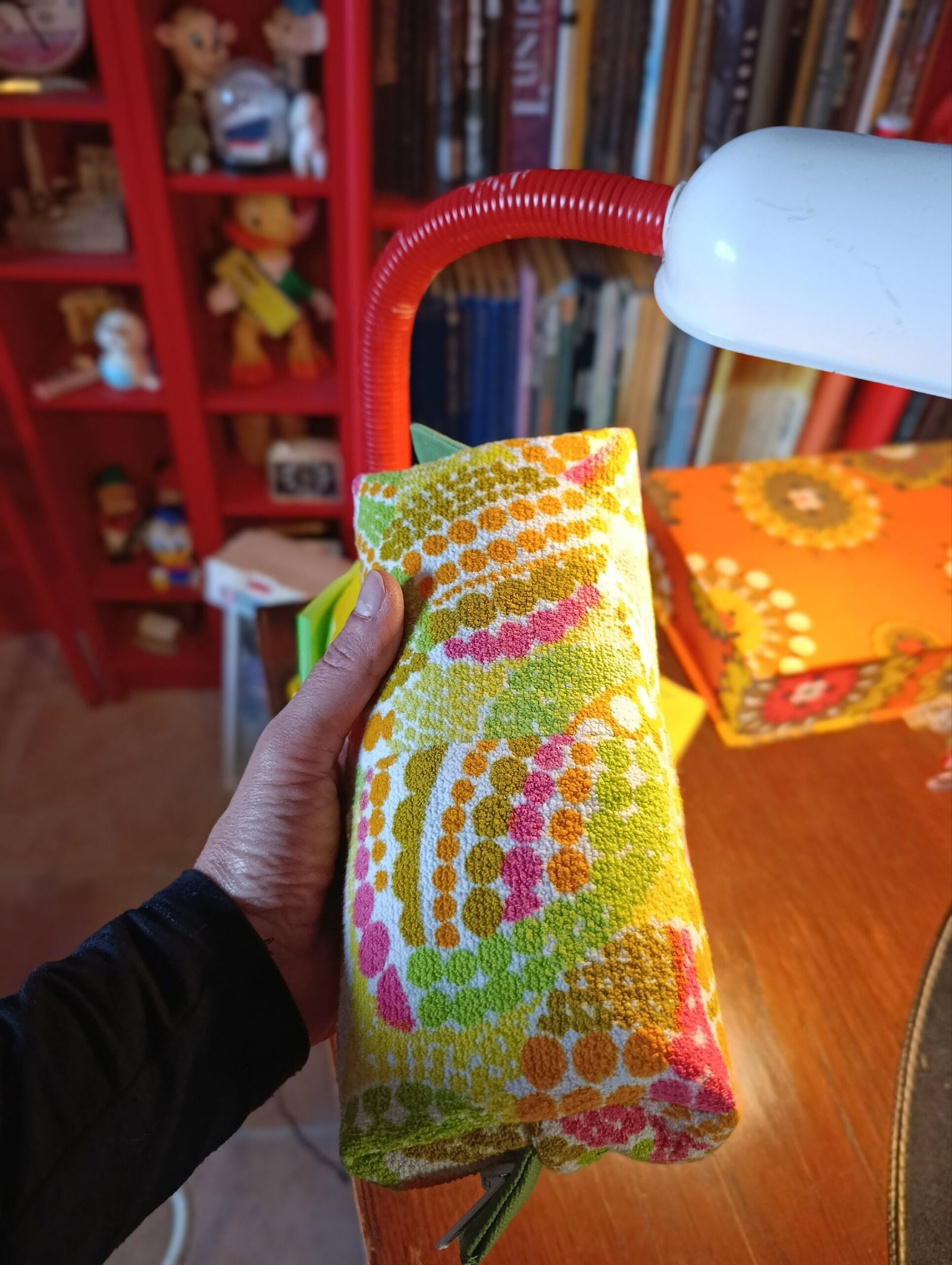 Trousse Angélique en tissu éponge vintage des années 60 – Image 11