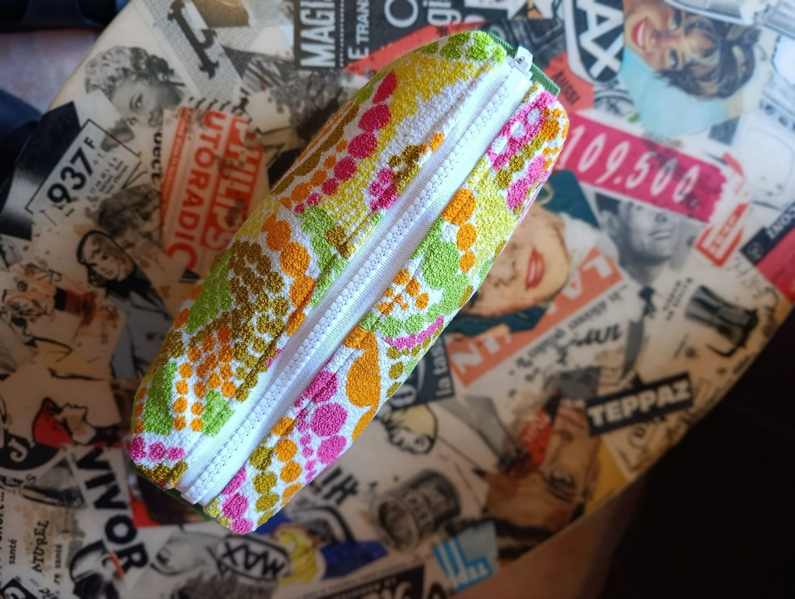 Trousse Angélique en tissu éponge vintage des années 60 – Image 9