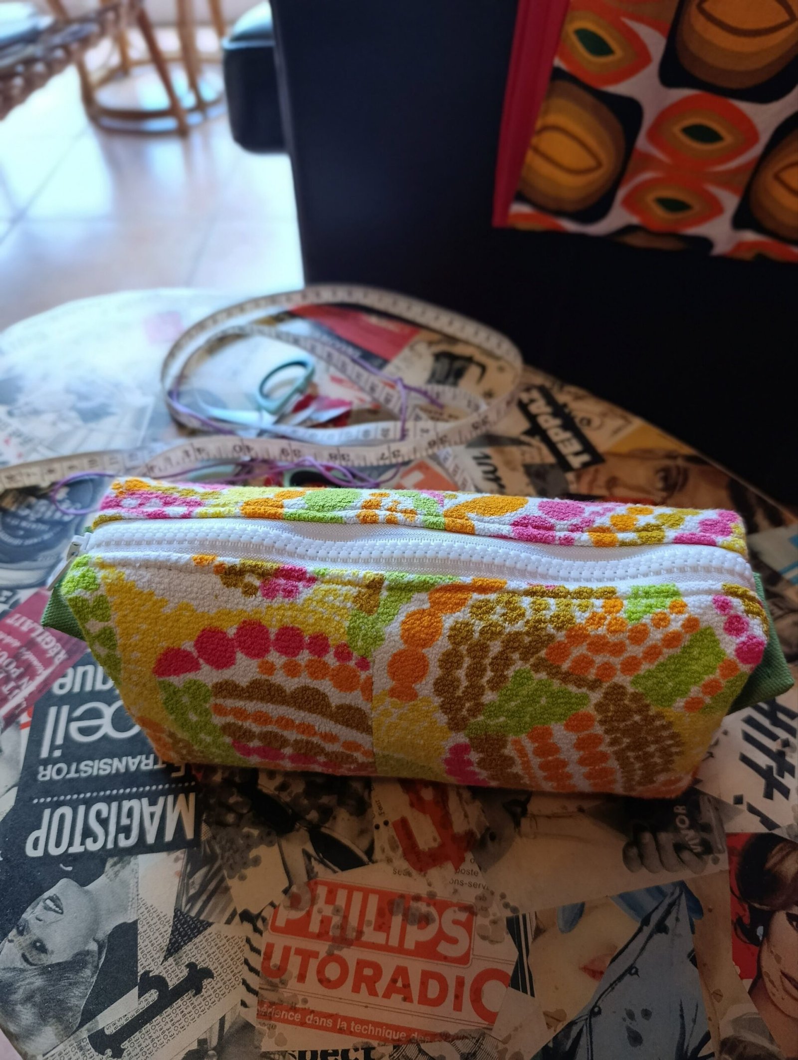 Trousse Angélique en tissu éponge vintage des années 60 – Image 4