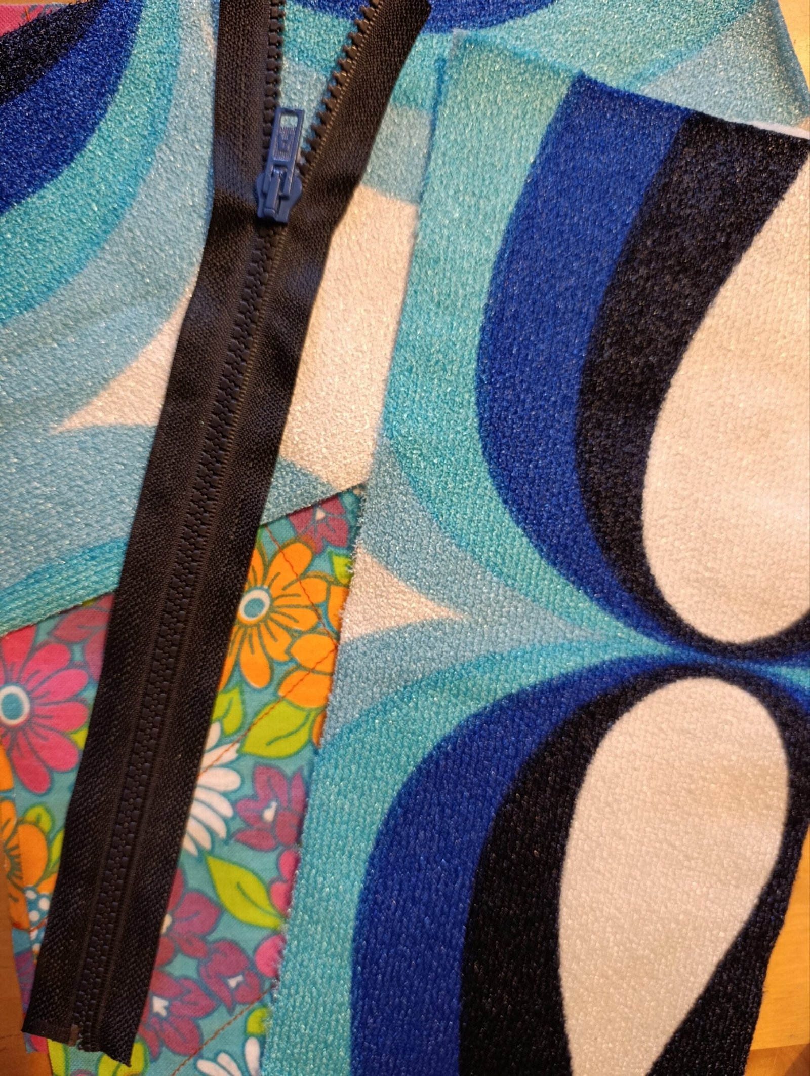 Trousse Tina en tissu des années 70 – Image 16