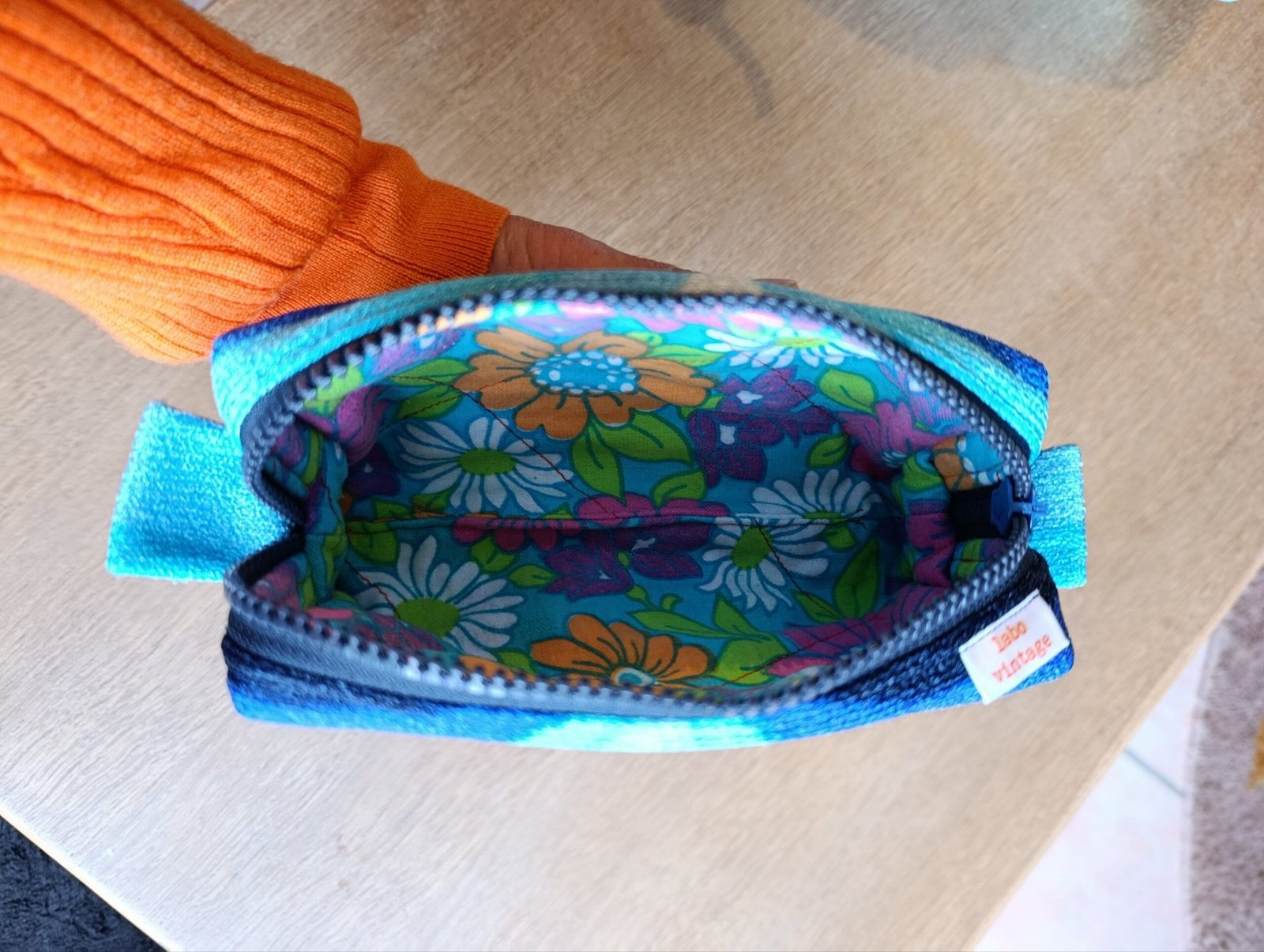 Trousse Tina en tissu des années 70 – Image 11